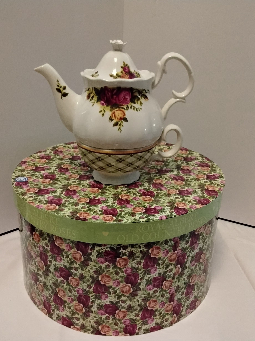 Royal Albert Old Country Roses Tea For One - Excellent Condition